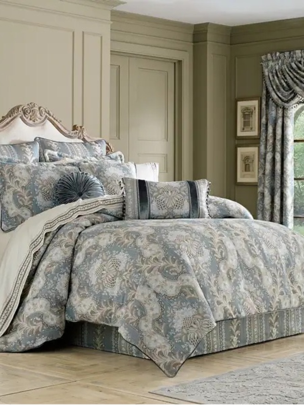 J. Queen New York Crystal Palace Comforter Set Sz KING NEW